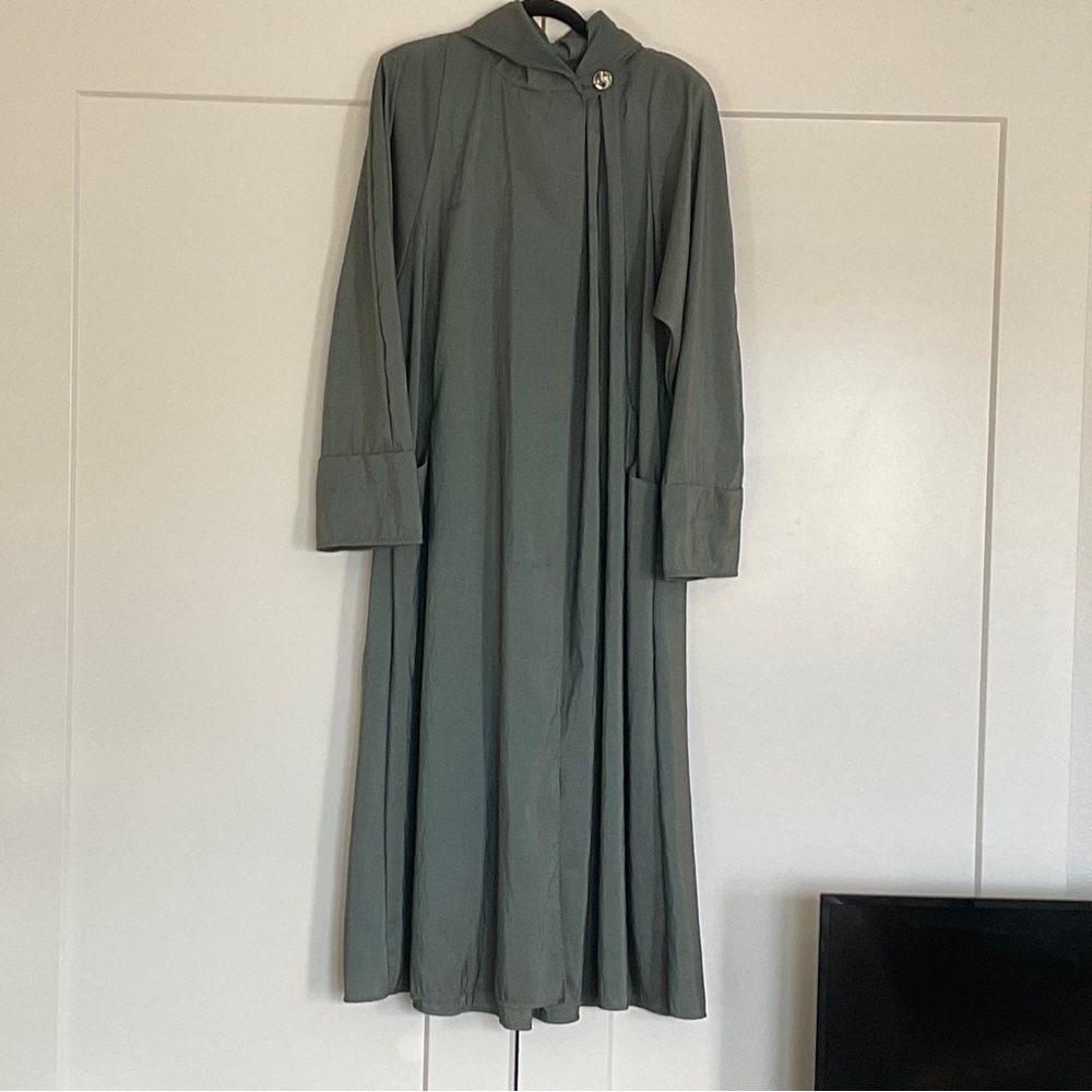 BRIDAL CAPE, LARGE. SAGE GREEN W/LIGHT METALLIC BRONZE GLOW. TIMELESS ELEGANCE.